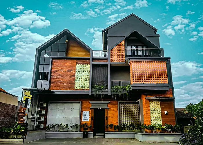 ゲストハウス Mantra House ジンバラン